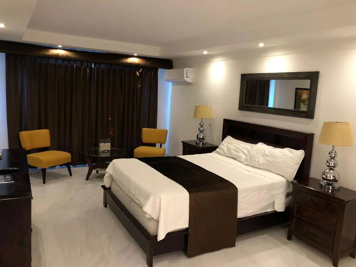 Golden House Hotel & Convention Center Santo Domingo 2*,  Dominican Republic